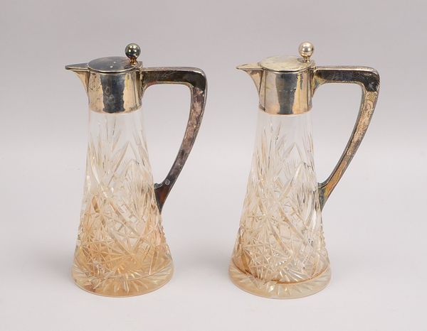 Paar Karaffen (um 1910), Klarglas, Sternenschliff/Rautenschliff, 800 Silber-Montur