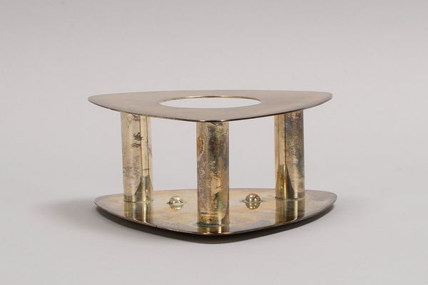 Stövchen (Silberschmiedearbeit - Windsor Castle), 900 Silber; Gewicht 380 g
