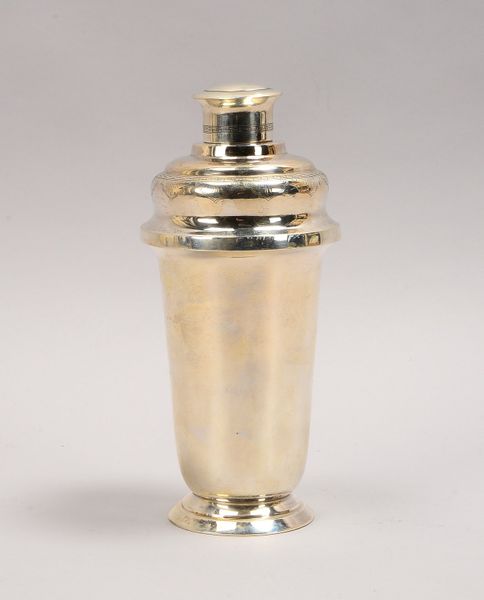 Cocktailshaker (Vietnam), 900 Silber; Höhe 22 cm, Gewicht 433 g
