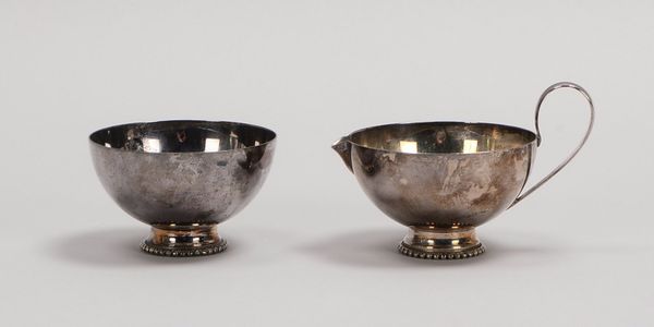 Zuckertopf und Sahnekännchen, 925 Silber, mit Perlrand-Dekor; Gewicht 150 g