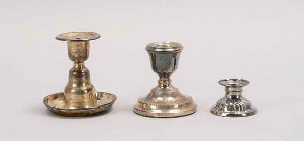 3 Kerzenleuchter, versch. Silbergehalte/Ausf., 2x gefüllt; Gewicht 155 g