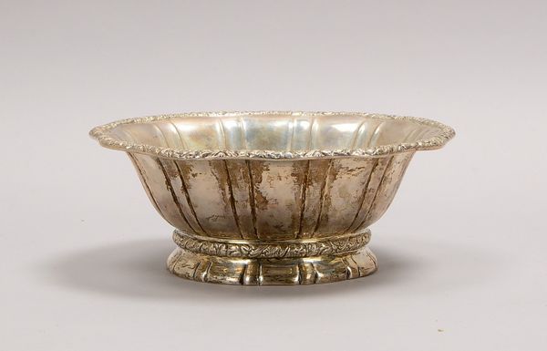 Servierschale, 800 Silber, auf Stand; Durchmesser Ø 22,5 cm; Gewicht 309 g
