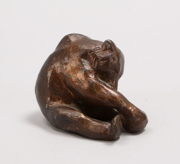 Gottschalk, Ernst, Bronzefigur, Spielender Bär, Auflage: 100; Maße 8 x 7 x 5 cm