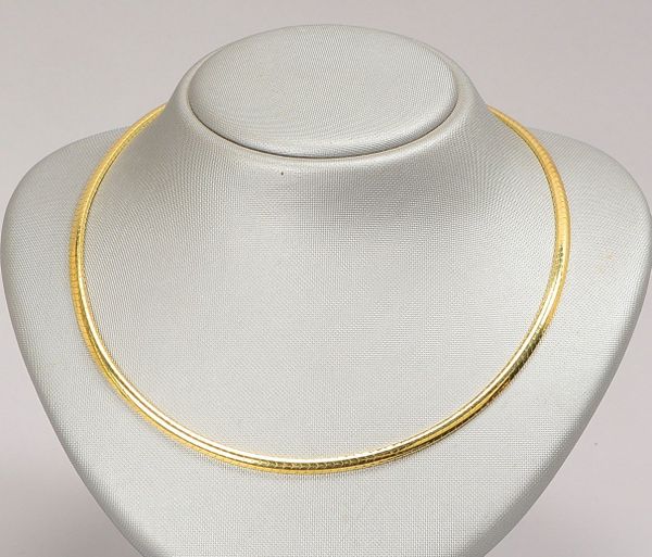 Collier, 585 GG (gest.), leicht verlaufend, mit Steckschließe; Gewicht 25,30 g