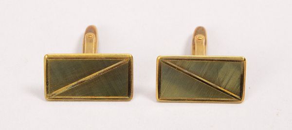 Paar Manschettenknöpfe, 333 GG (gest.), profil. Platte; Maße 13 x 25 mm, Gewicht 10,60 g