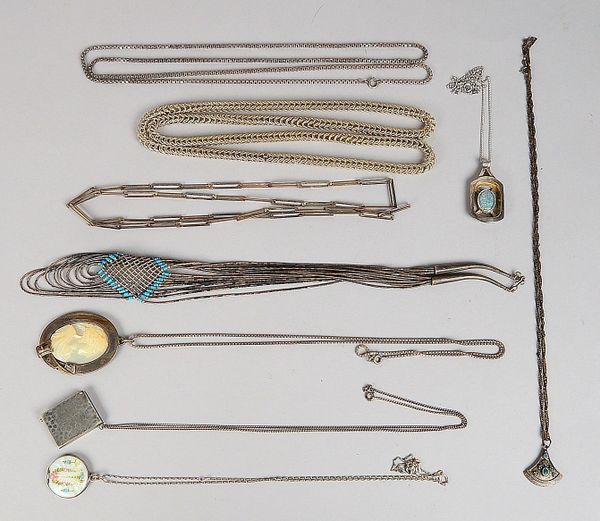 9 Halsketten, Silber, versch. Ausf./teils mit Anhänger; Gewicht 220 g