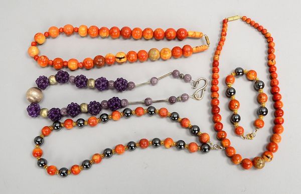5x Halsketten/1 Armband, div. Besatz aus Koralle, Hämatit, Amethysten und Silber