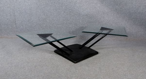 Couchtisch, Bellato Trittico, Gestell Gusseisen, 2x Glasplatten/flex.; Breite 121 cm