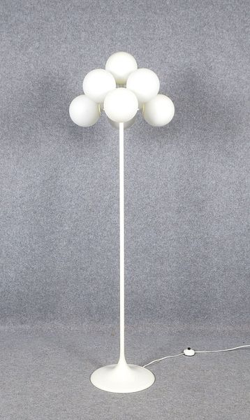 Temde-Stehleuchte, 9-fl., 'Sputnik-2070', Milchglas-Kugeln/Tulpenfuß, Entw. E.R. Nele (Bode)