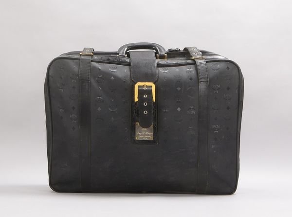MCM, Reisekoffer, geprägtes Vinyl, Lederbesatz, Namensgravur; Breite 58 cm
