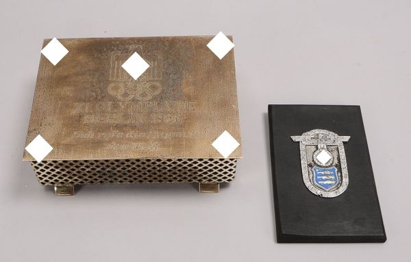 Schatulle Olympiade Berlin 1936, und Plakette N.S.K.K., Wehrsportfahrt 1933