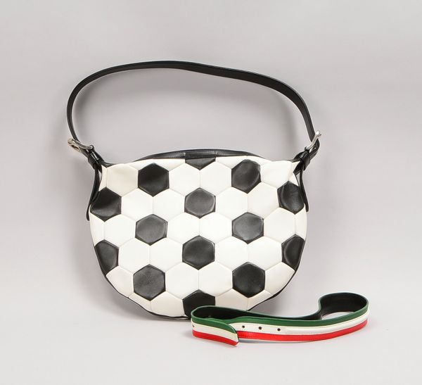Moschino-Handtasche, Fußball-Optik, Extra-Schulterriemen., gepfl.; Maße 28 x 33 cm