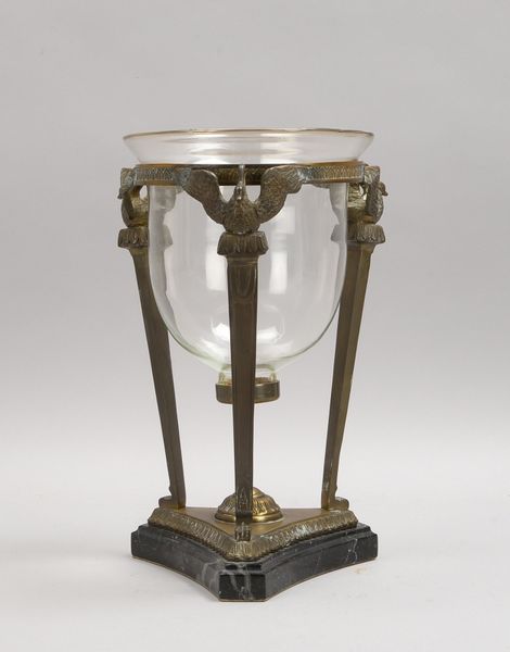 Windlicht, Glas/Messing-Halterung, 3x plast. Schwanenfiguren, auf Marmorplatte