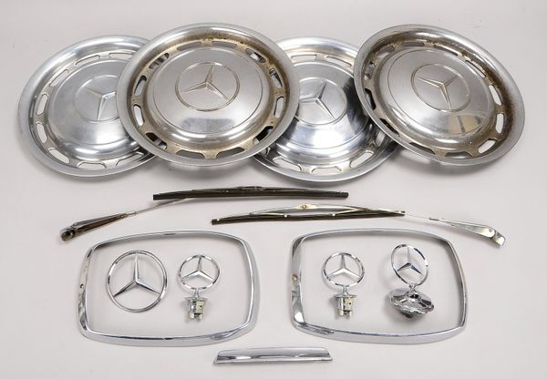Mercedes Benz-Zub.: Radkappen, Scheibenw., Spiegelrahmen, Griffverkl., Frontsterne, u.a.