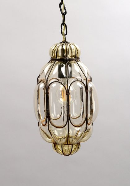 Flurlampe (wohl Frankreich), mundgebl. Formglas in Eisengitter-Halterung - neu elektrif.