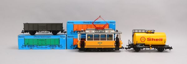 Märklin Spur 1-Zubehör: Mod.-Nrn. 5850, 5852, und 5866; dazu 1x LGB-Straßenbahn