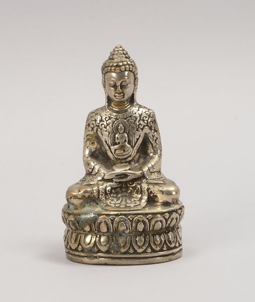 Bronzefigur (Burma/Nepal), Buddha auf Lotussockel, versilbert; Höhe 14,5 cm