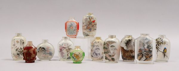 Snuffbottle-Sammlung, Glas, versch. Ausf. - ohne Stöpsel; Höhe 4,5 - Höhe 8 cm