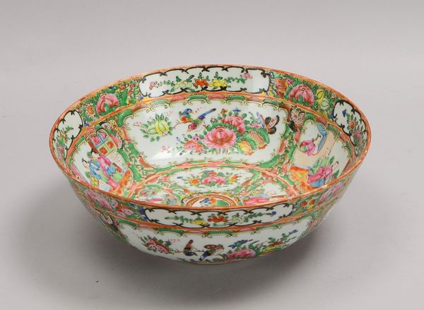 Schale/Kumme (ungemarkt), polychr Bemalung (Hofszenen/Bouquets); Ø 25,5 cm