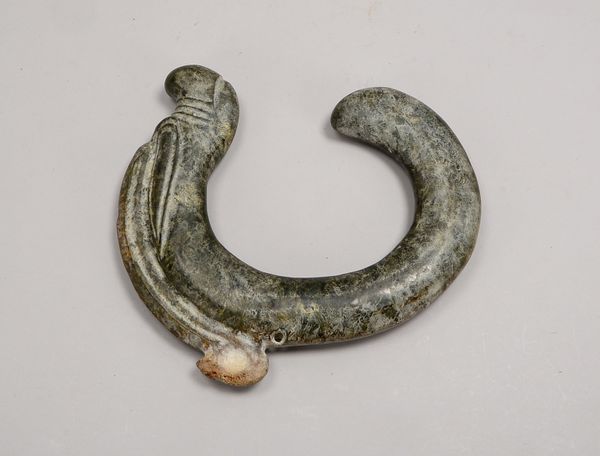 Jade-Schnitzerei/Amulett, Fabelwesen, mit 2x Bohrungen für Aufh. - schwere Ausf.!