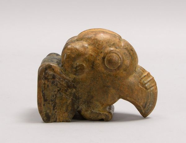 Jade-Schnitzerei/Amulett, Vogel - stilisierte Ausf., mit 2x Bohrungen für Aufh.