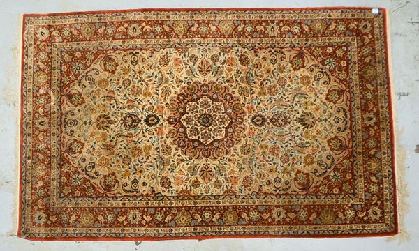 Seidenteppich (China), Seide auf Seide, sehr feine Knüpfung, ca. 1.000.000 Knoten/qm