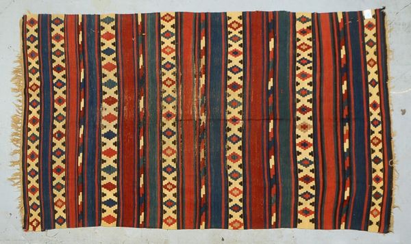 Antiker Shirwan-Kelim (Kaukasus, um 1900), Wolle auf Wolle, fein gewebt, Pflanzenfarben