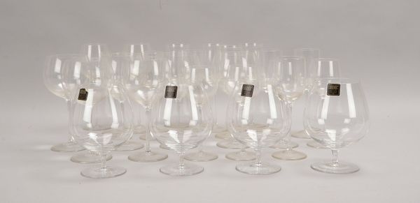 Riedel, Tischglas-Konvolut, verschiedene Ausführungen, 32 Stück: je 6-teiliger Satz Sektflöten und 6