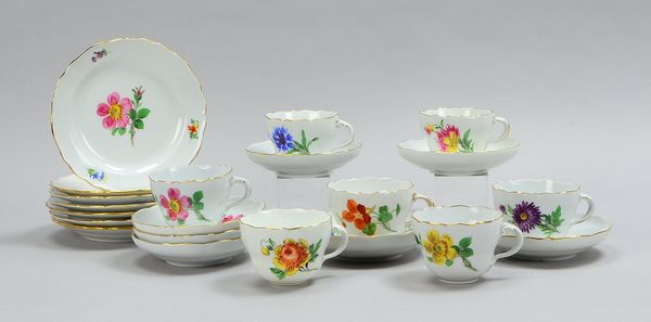 Meissen (2-geschliffen), Kaffeeporzellan-Konvolut, Dekor 'Deutsche Blume', 7 Gedecke (einzelne Tasse
