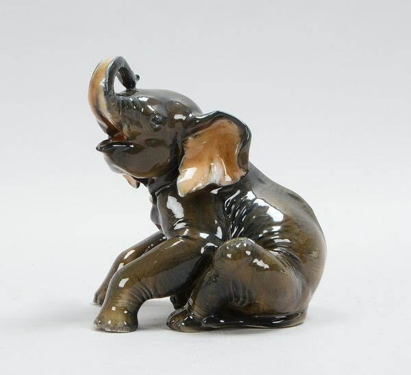 Rosenthal/Kunstabteilung, Porzellanfigur, 'Jungelefant', Modellnr. '1195', Figur naturalistisch staf