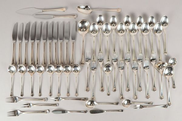 Robbe & Berking, umfangreiches Tafelbesteck, 800 Silber, Dekor 'Königskordel', umfassend: je 12-teil