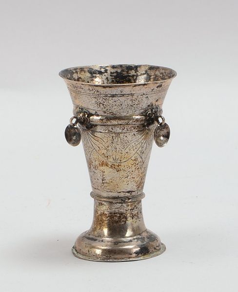 Kleine Tischvase (Russland - datiert '1790(?)'), antik, 84 Zolotniki, Wandung partiell ziseliert, mi