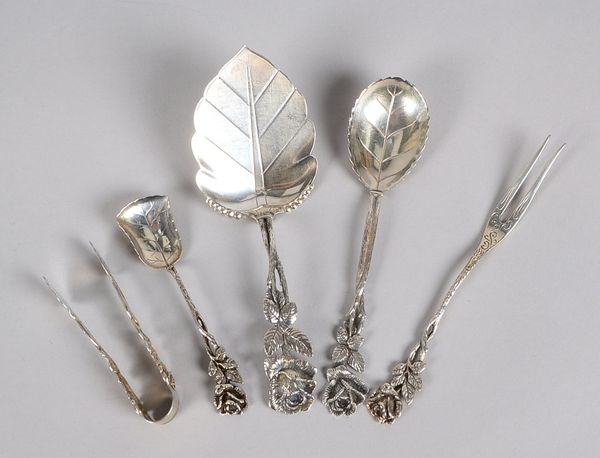 Kleines Kaffeesilber-Konvolut, 800 Silber, Dekor 'Hildesheimer Rose', 5 Besteckteile; Gewicht 102 g