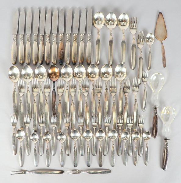 Tafelbesteck, 800 Silber, Speisebesteck und Kaffeebesteck, für 12 Personen; Gewicht ohne Messer/Sala