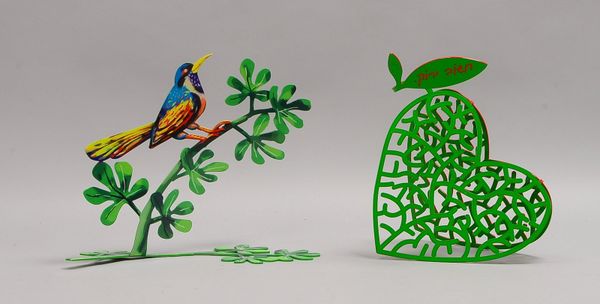 Gerstein, David, 2 Eisenskulpturen, Song Bird, Think green, bez.; Höhe 24 cm