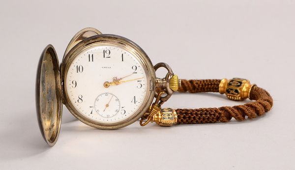 Taschenuhr, Omega, im Silber-Gehäuse, Uhr an Biedermeier-Châtelaine - läuft an; Durchmesser Ø 50 mm