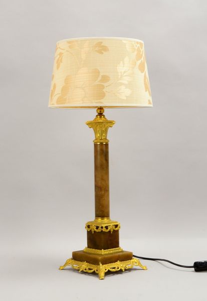 Tischlampe, 1-fl., Messing/Alabaster, mit beigef. floralem Stoffschirm