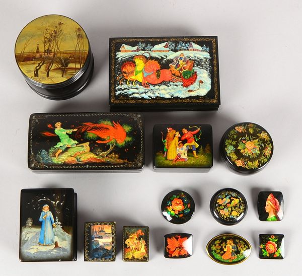 Kleines Schmuckdosen-Sammlerkonvolut (Russland), verschiedene Ausführungen und Formate, Deckel jewei