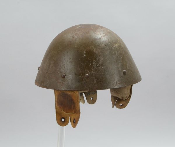 Militaria-Sammlerstück: Stahlhelm (wohl Tschechien - ohne Emblem), mit Lederpolster - Kinnriemen feh