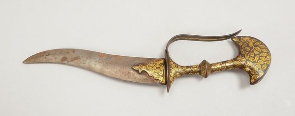 Sammler-Dolch (Persien), krumme Eisenklinge, Griff und Parierstange floral vergoldet; Länge 31 cm