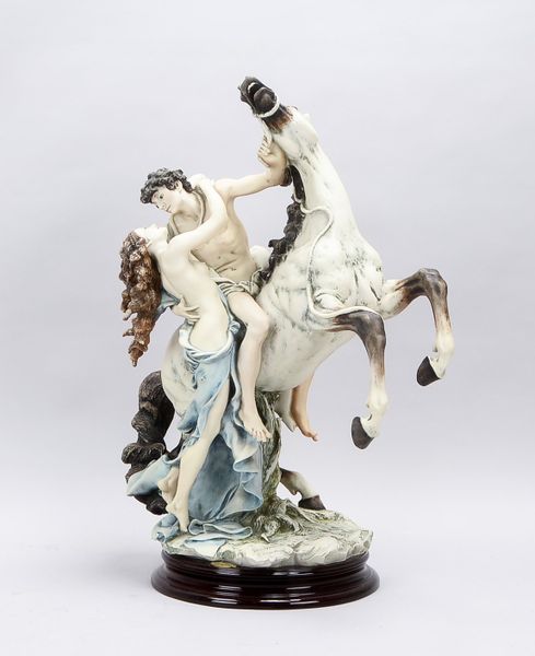 Capodimonte/Italien, Figurengruppe, 'The Embrace - Die Umarmung', porzellanähnliche Masse, limitiert