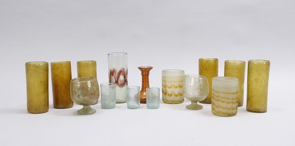 Sammler-Glaskonvolut, Vintage-Tischgläser, Eisglas-Oberfläche, Glas mit Blaseneinschmelzungen und fa