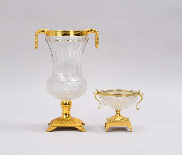 Medici/Frankreich, antike Vase (ähnlich Baccarat/St. Louis), Kristallglas, mit vergoldetem Bronze-Fu