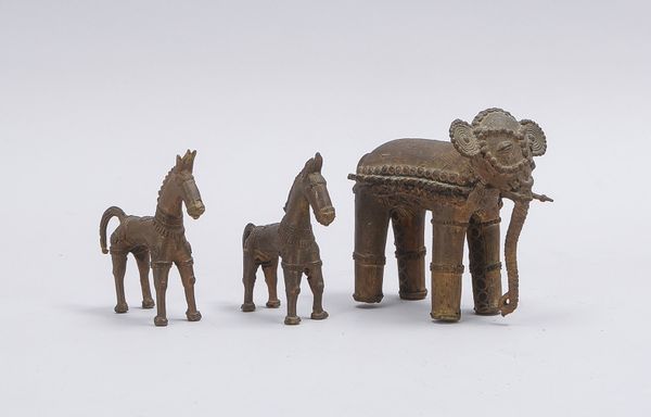 Kleines Bronzefiguren-Sammlerkonvolut (Benin/Afrika), Tiermotive, 3 Stück: 1x 'Elefant', und 2x 'Pfe