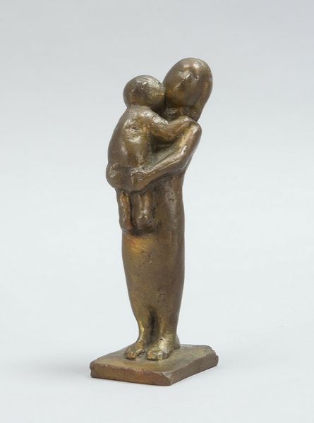 Monogrammist Hu, Kleinbronze, 'Mutter mit Baby', Figur auf quadratischer Plinthe; Höhe 14 cm