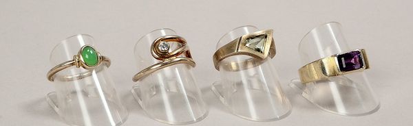 4 Designerringe (Goldschmiedearbeiten), 925 Sterlingsilber (gest.), verschiedene Ausf.