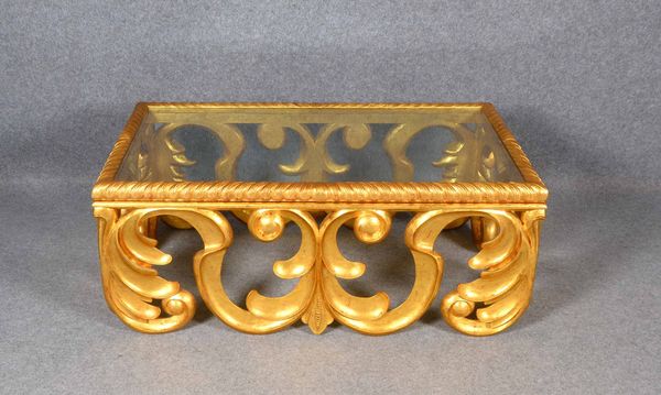 Christopher Guy/Frankreich, Designer-Couchtisch, ornamentales Gestell in barocker Gestaltung, Holz