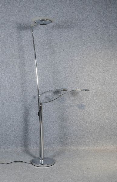 Estiluz/Spanien, Designer-Stehleuchte, 3-flammig - einzelner Strahler und 2x Leselampen (mit Halogen