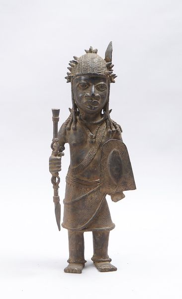 Bronzefigur (Edo/Benin - Gegenstück zu Pos. 7082), traditionelle 'Wächterfigur' - Kriegerfigur mit S
