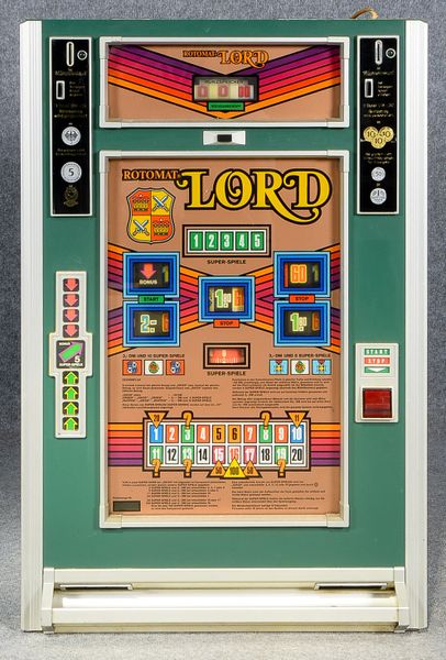 Geldspielautomat, Wulff Rotomat Lord, 70er Jahre, Funktion nicht geprüft; Breite 58 cm, Tiefe 27 cm,